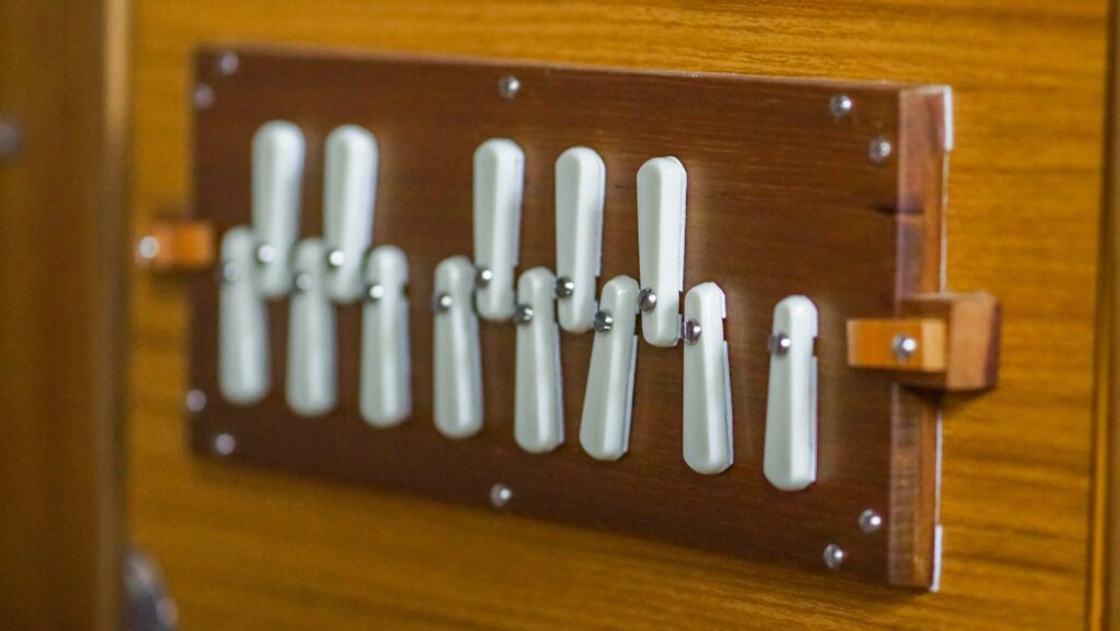 Shruti Box by Monoj Kumar Sardar & Bros. Didge Project