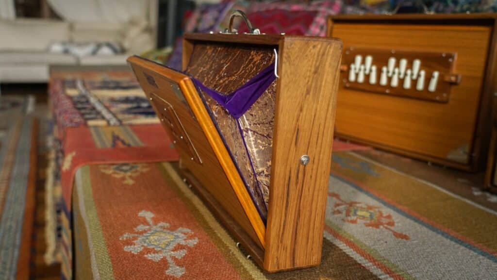 Shruti Box by Monoj Kumar Sardar & Bros. Didge Project